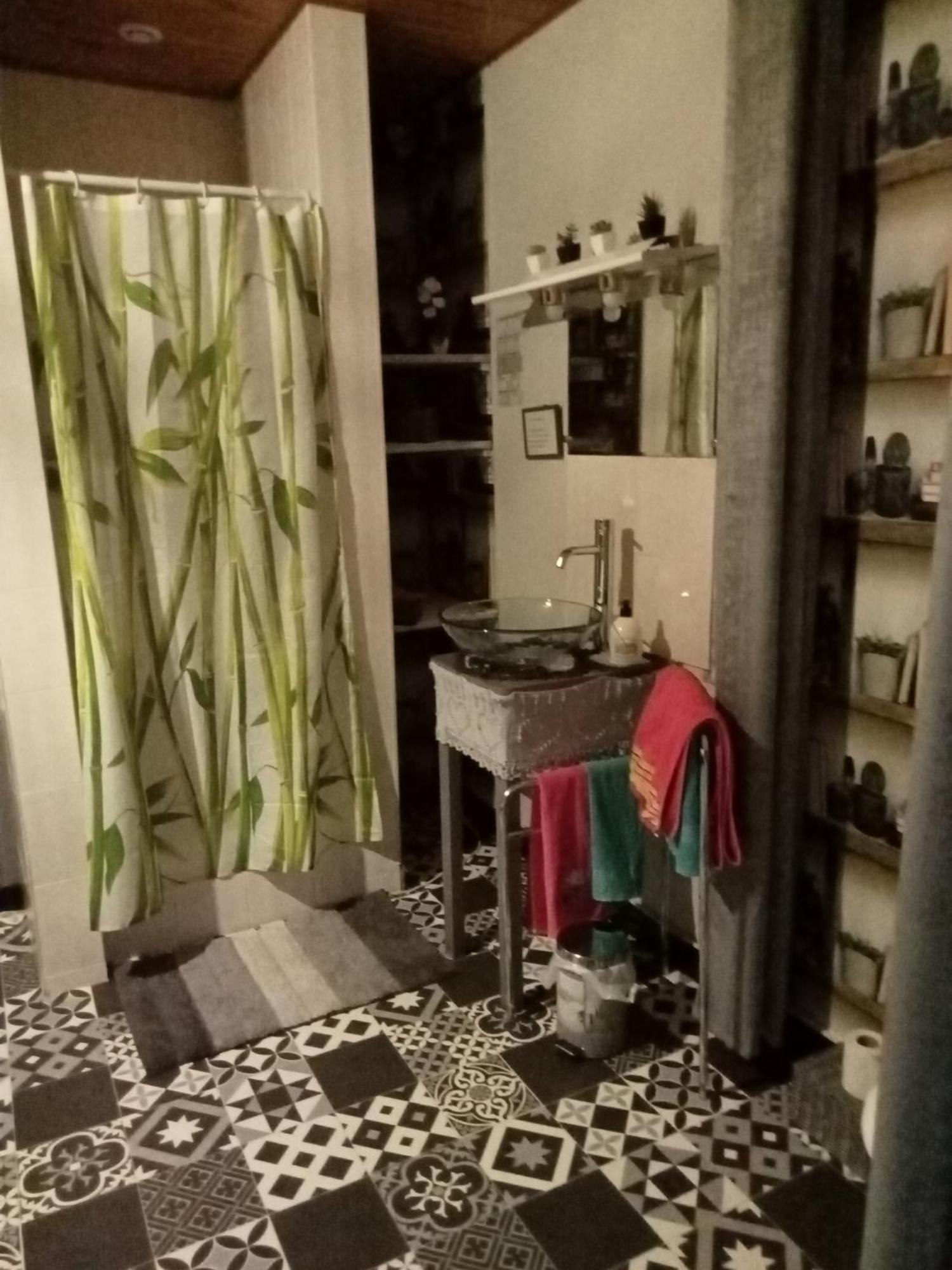 Le Repaire Des Ecureuils Bed & Breakfast Bourg-Argental Ngoại thất bức ảnh